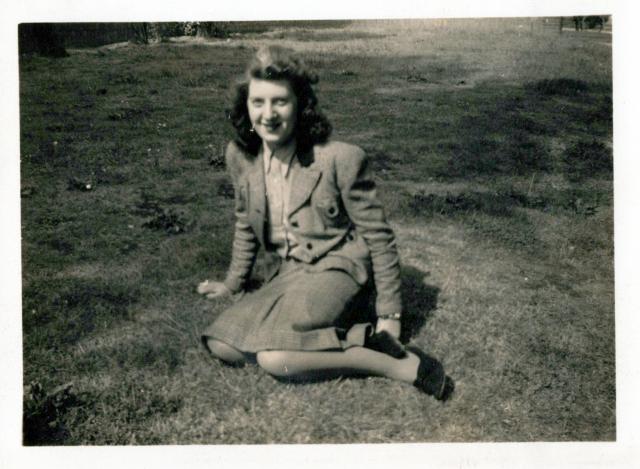 Edith and Gina — the Ringel cousins in London